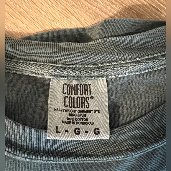 Women’s Graphic Tee - Picture 2 of 3